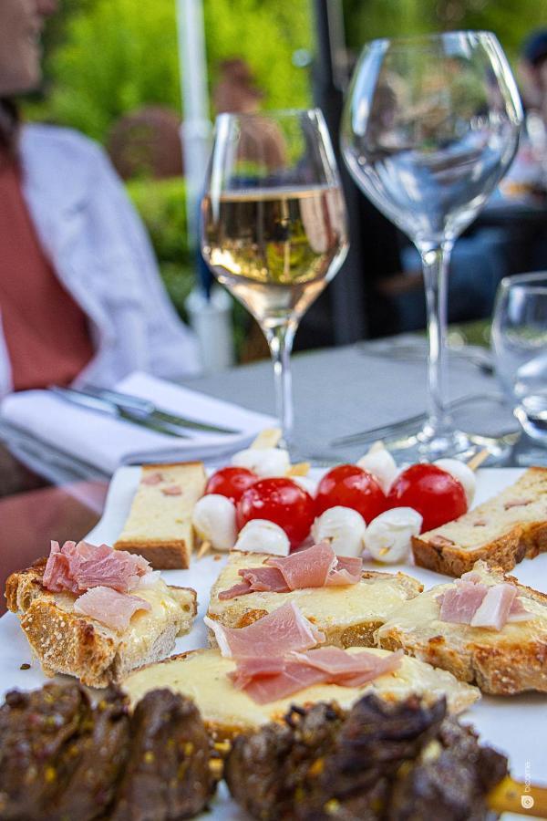 Montigny  Logis Hotel & Restaurant - Le Relais De Montigny מראה חיצוני תמונה