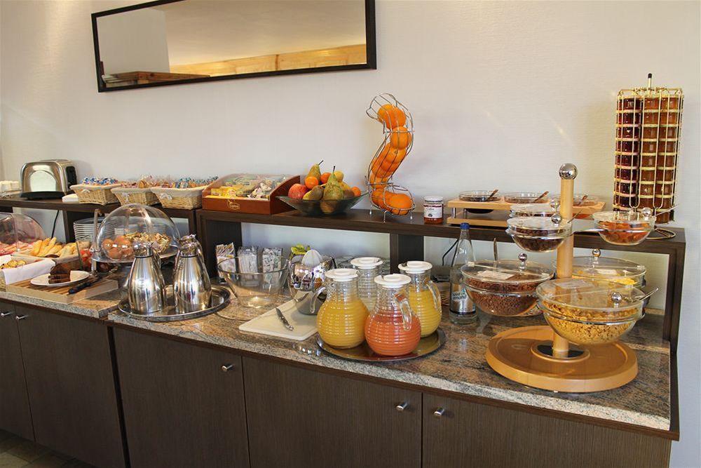Montigny  Logis Hotel & Restaurant - Le Relais De Montigny מראה חיצוני תמונה