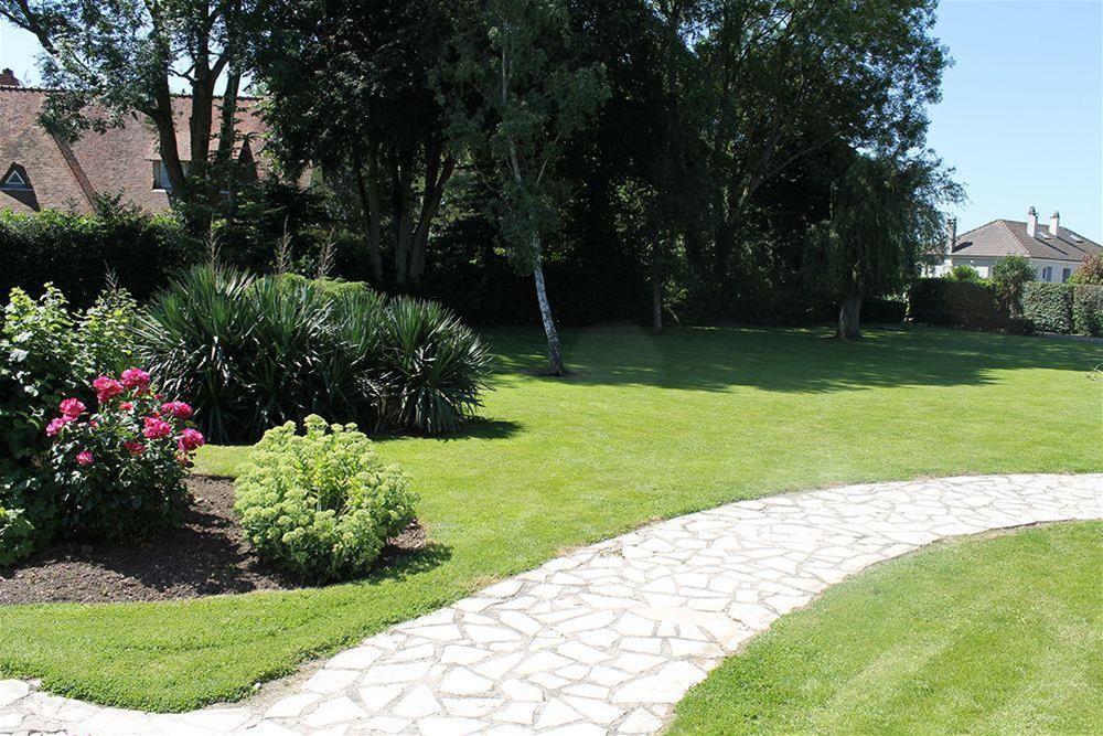 Montigny  Logis Hotel & Restaurant - Le Relais De Montigny מראה חיצוני תמונה